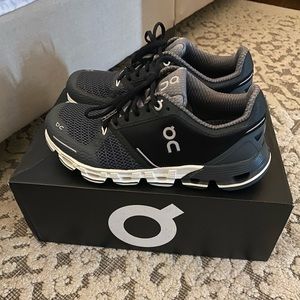 On Cloud Running Shoes ✨BRAND NEW✨